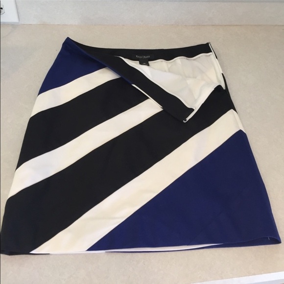 White House Black Market Striped Colorblock Mini Skirt Size 00 - Picture 6 of 6